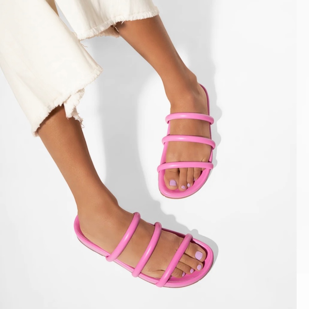 Barbie pink! Charlotte Stone - Dolly sandals in flamingo pink